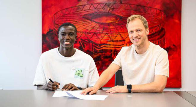 勒沃庫(kù)森簽約塞內(nèi)加爾后衛(wèi)法耶，20歲新援加入。