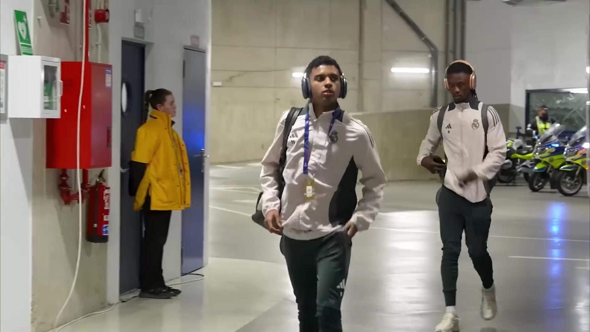 羅德里戈or埃澤歐洲一流左邊鋒vs英超頂級(jí)即戰(zhàn)力槍迷選誰(shuí)