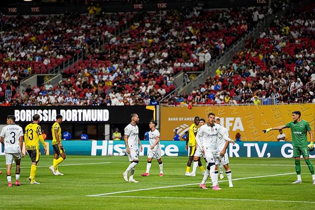 驚魂2-1！多特蒙德險進(jìn)八強，神鋒獨進(jìn)兩球逆轉(zhuǎn)。