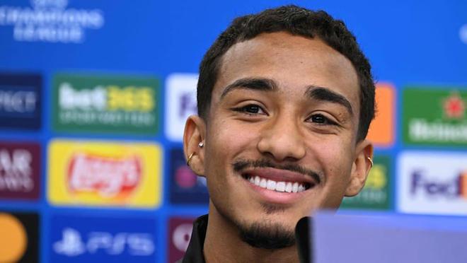 圖片報：弗離隊，滕哈格給阿圖爾第三次巴西邊衛(wèi)機(jī)會