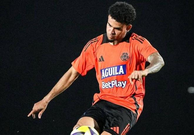 記者：迪亞斯已告知利物浦，無新合同則拜仁為去處。