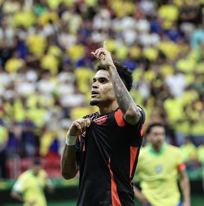 法媒：拜仁將報價7000萬歐+獎金求購迪亞斯，幾小時后見分曉。