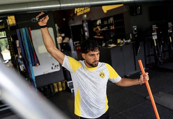 魯爾康復(fù)無(wú)望，詹季受影響；多特引援計(jì)劃或受挫。