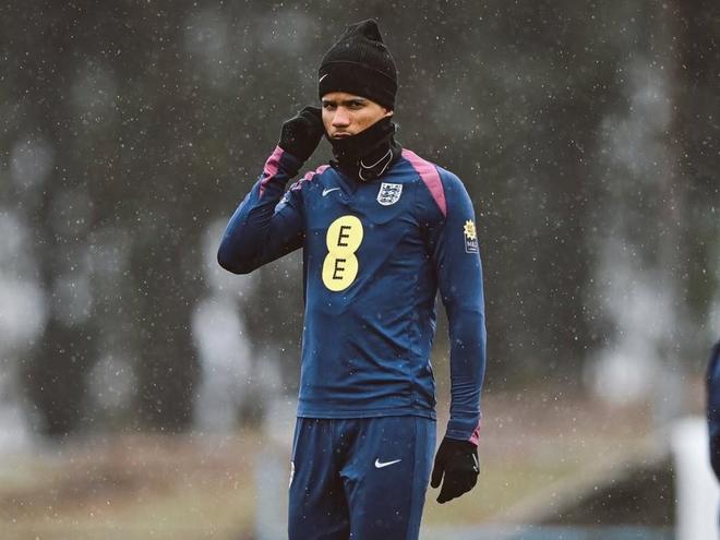 羅馬諾：拜仁、阿賈克斯盯上17歲中場穆卡薩，曼城信任其潛力