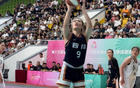四川女籃大勝109分，狂虐山西140-31，李夢10中10，7國手雙殺。