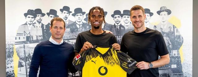 多特簽下切爾西中場丘庫埃梅卡，轉(zhuǎn)會(huì)費(fèi)2500萬歐，含浮動(dòng)及轉(zhuǎn)售條款。