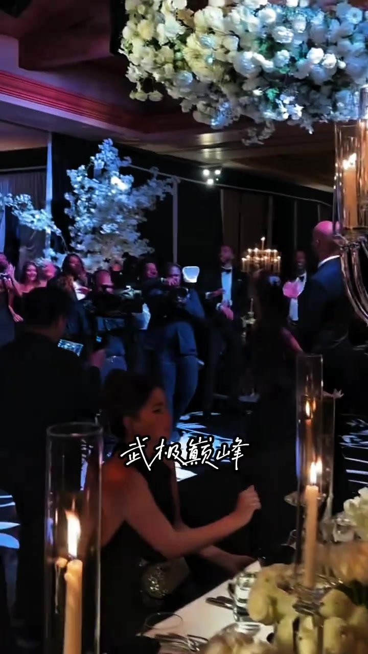 比自己結(jié)婚還高興第一次當(dāng)伴郎的塔圖姆在比爾婚禮上跳嗨了 比自己結(jié)婚還高興第一次當(dāng)伴郎的塔圖姆在比爾婚禮上跳嗨了