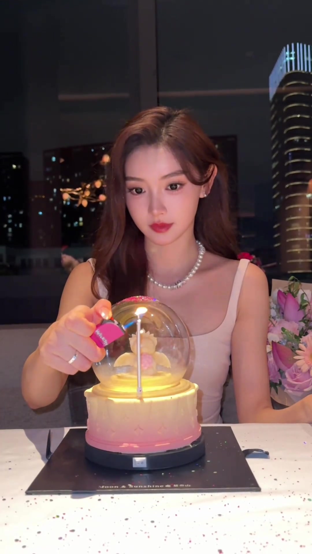 生日快樂(lè)呀女主播金佳悅曬吹蠟燭視頻顏值太高了