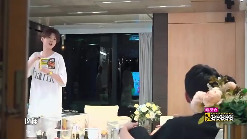 忘了18年他們拍跑男時就是俄羅斯世界杯當時還請的菲戈 忘了18年他們拍跑男時就是俄羅斯世界杯當時還請的菲戈
